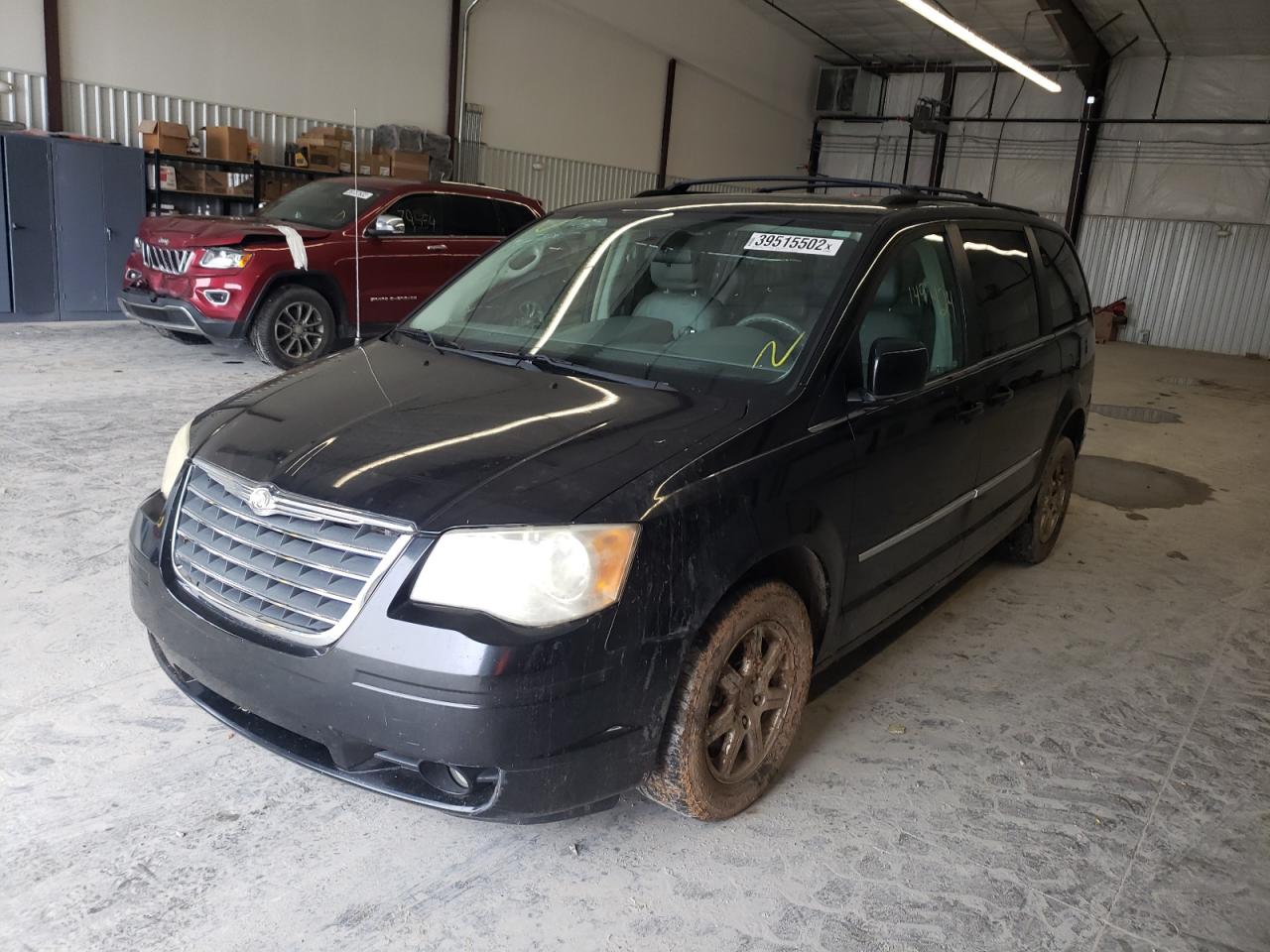 Photo 2 from auction – 2010 CHRYSLER TOWN & COU with VIN 2A4RR5D12AR432779