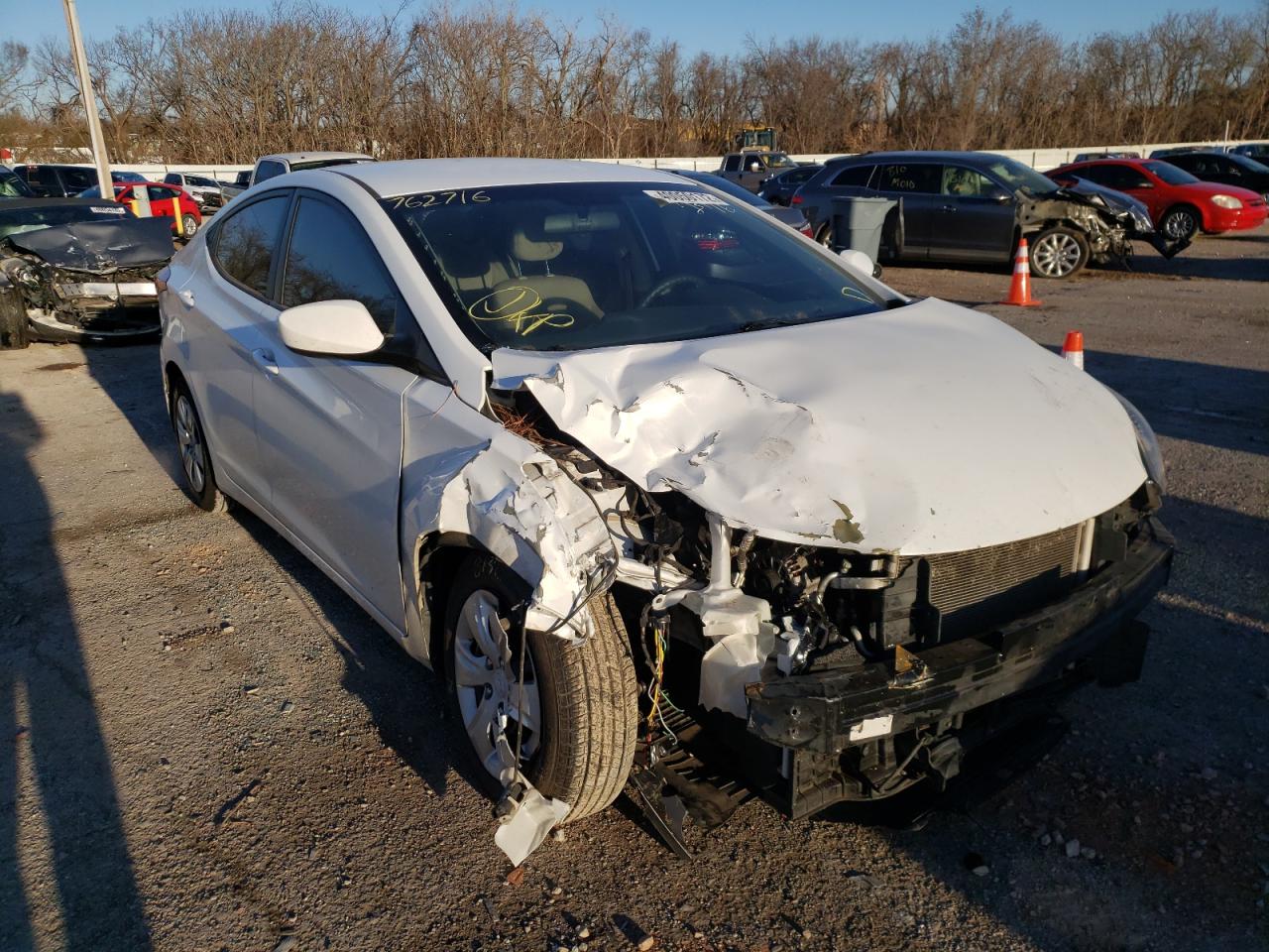 HYUNDAI ELANTRA SE 2016 with VIN 5NPDH4AE3GH762716 - Photo from auction