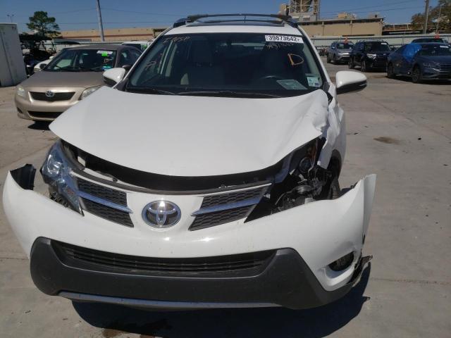 Photo 9 from auction – 2015 TOYOTA RAV4 XLE with VIN JTMWFREV9FD058336