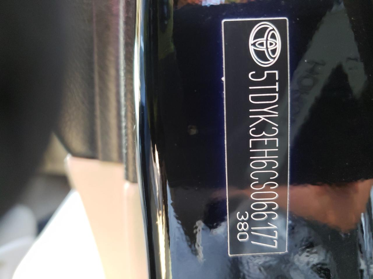 Photo 10 from auction – 2012 TOYOTA HIGHLANDER with VIN 5TDYK3EH6CS066177