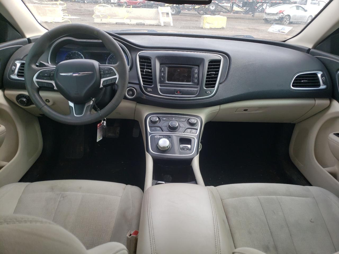 Photo 9 from auction – 2015 CHRYSLER 200 LIMITE with VIN 1C3CCCAB7FN627655