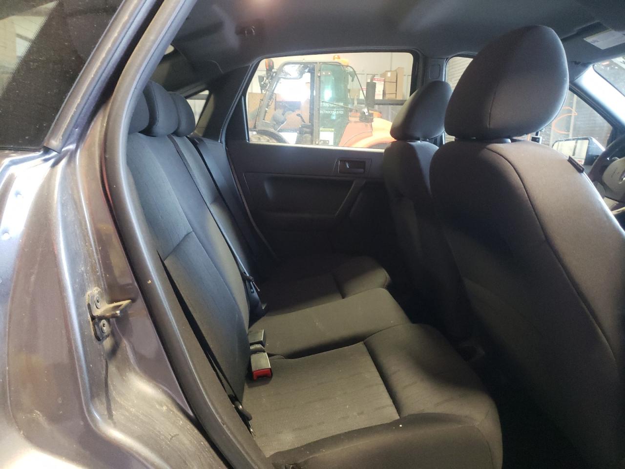 Photo 6 from auction – 2011 FORD FOCUS SE with VIN 1FAHP3FN3BW135949