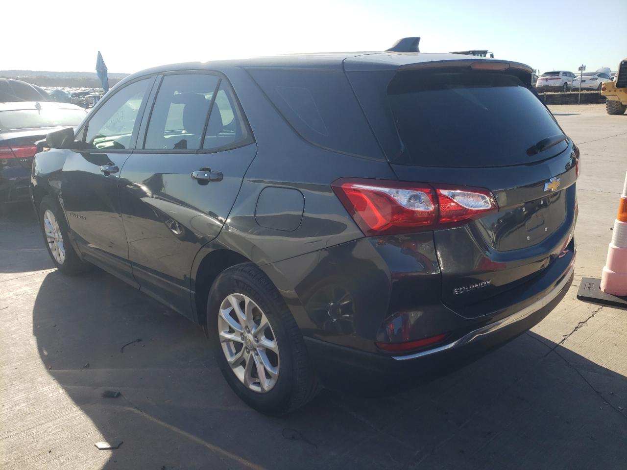 Photo 3 from auction – 2018 CHEVROLET EQUINOX LS with VIN 2GNAXHEV2J6289627