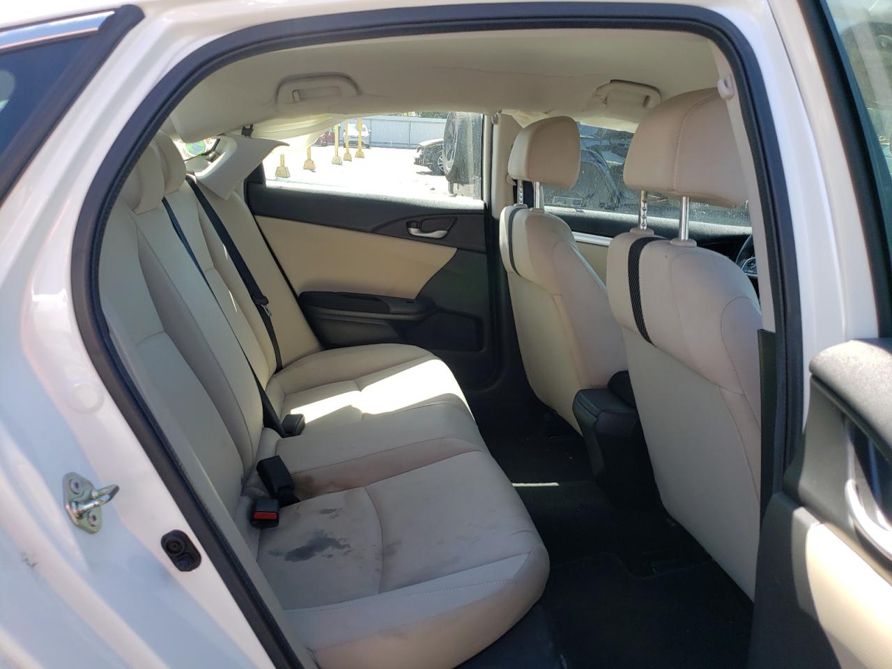 Photo 6 from auction – 2017 HONDA CIVIC LX with VIN 2HGFC2F52HH513047