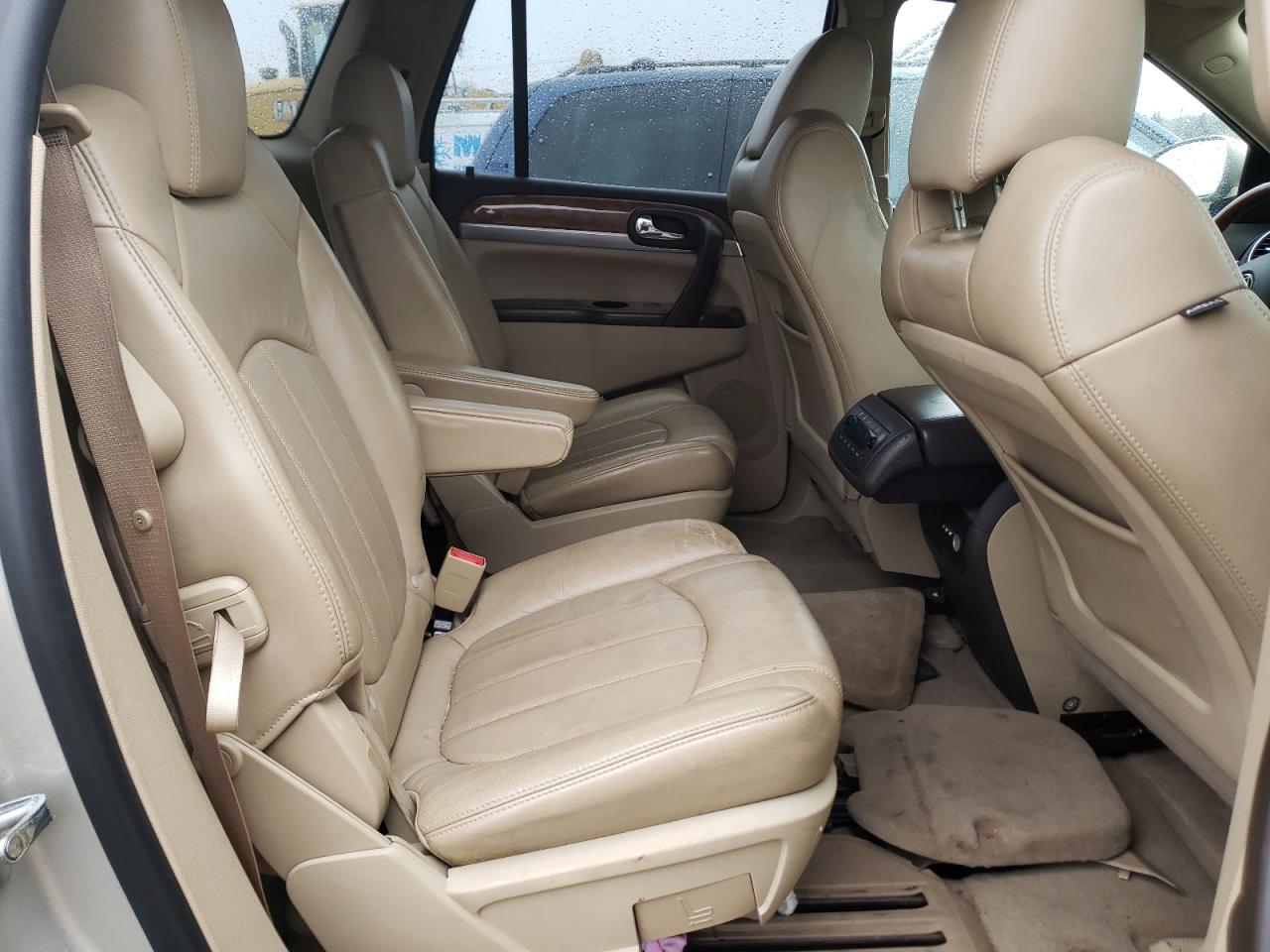 Photo 6 from auction – 2010 BUICK ENCLAVE CX with VIN 5GALVBED1AJ258479