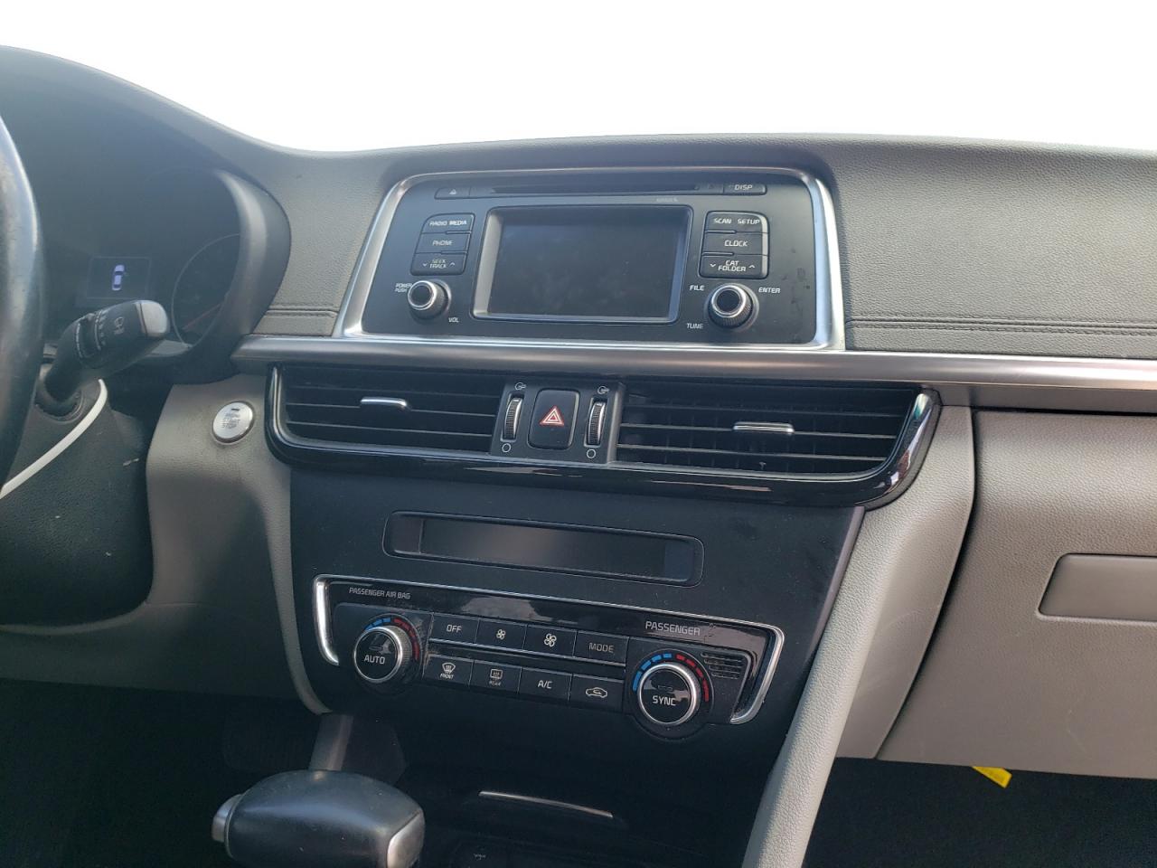 Photo 9 from auction – 2016 KIA OPTIMA EX with VIN 5XXGU4L30GG055315