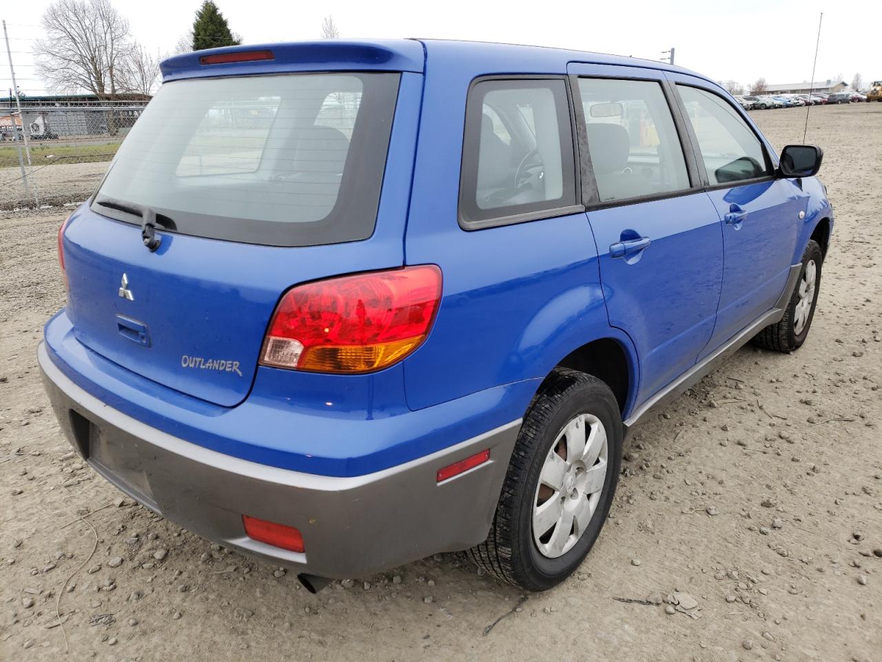 Photo 4 from auction – 2004 MITSUBISHI OUTLANDER with VIN JA4LX31F94U021855