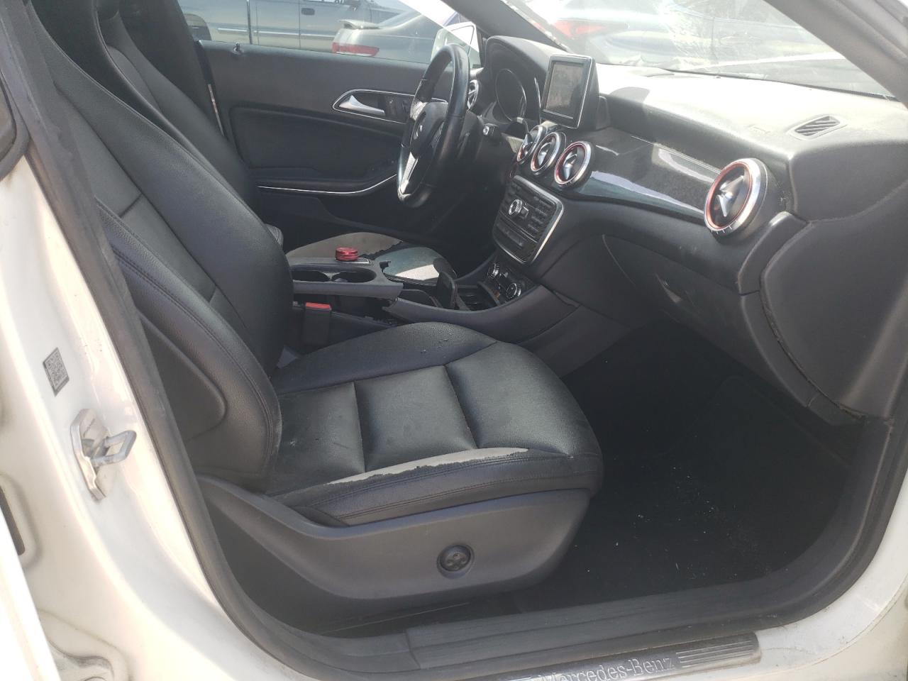Photo 5 from auction – 2014 MERCEDES-BENZ CLA 250 with VIN WDDSJ4EB7EN053947