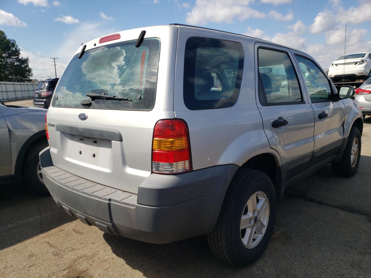 Photo 4 from auction – 2005 FORD ESCAPE XLS with VIN 1FMYU02Z25KB12809