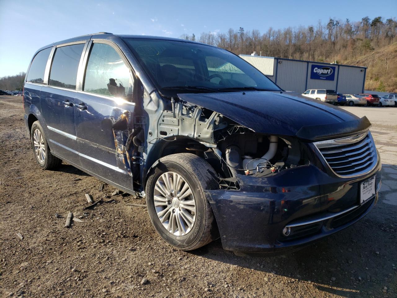 CHRYSLER TOWN & COU 2014 with VIN 2C4RC1CG0ER454260 - Photo from auction