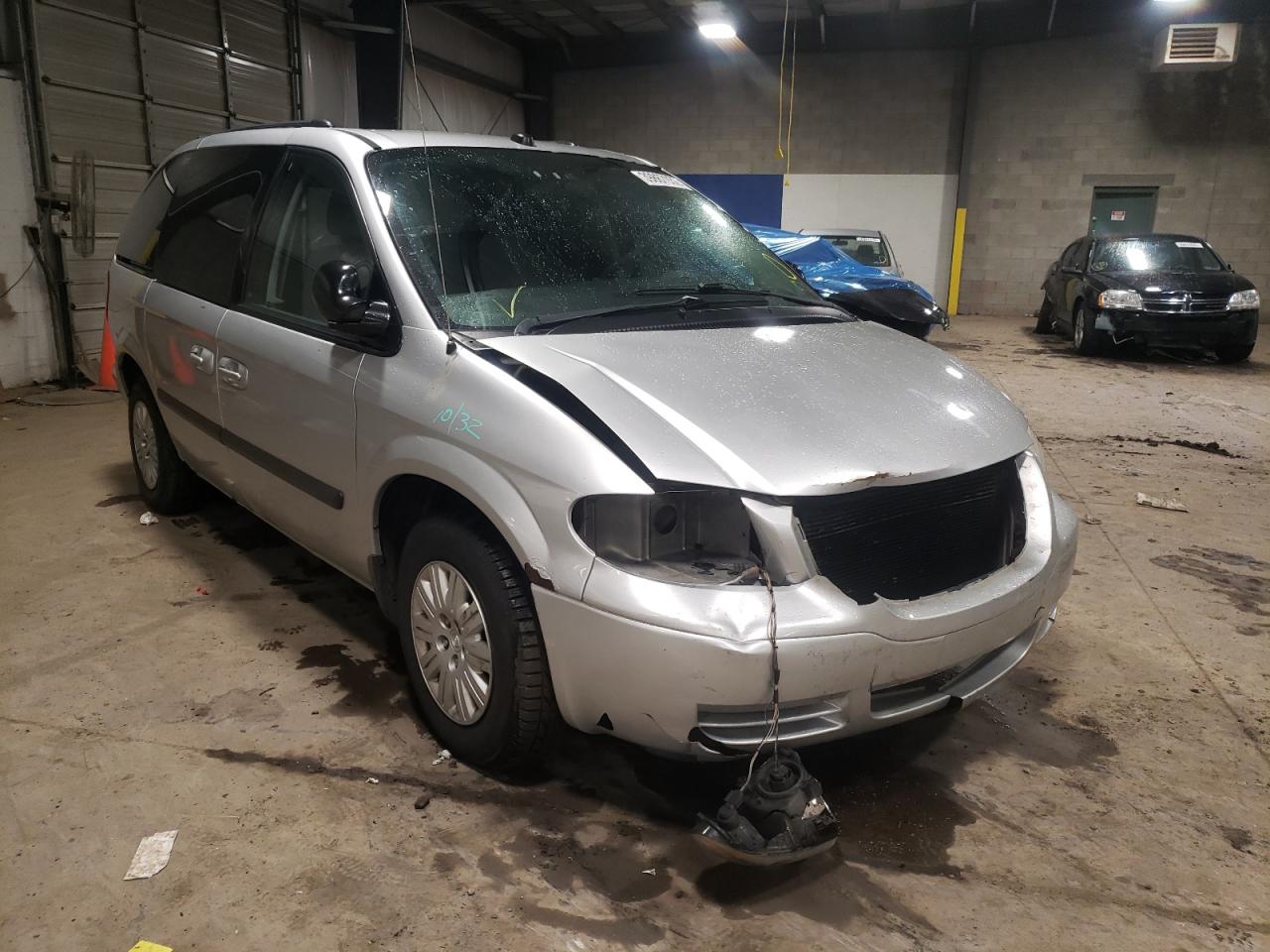 CHRYSLER TOWN & COU 2005 with VIN 1C4GP45R35B430612 - Photo from auction