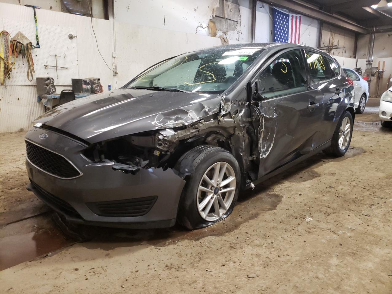 Photo 2 from auction – 2015 FORD FOCUS SE with VIN 1FADP3K22FL326652
