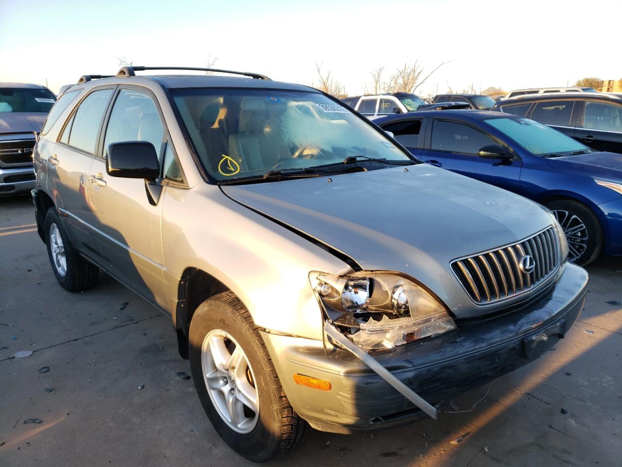 LEXUS E5 300 2000 with VIN JT6HF10U8Y0132968 - Photo from auction