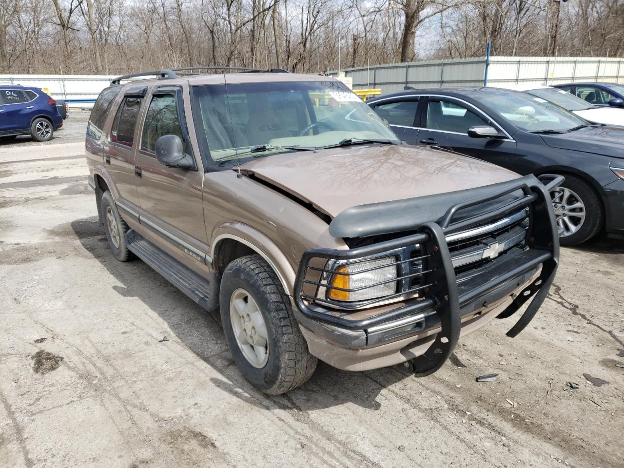 Photo 1 from auction – 1997 CHEVROLET BLAZER with VIN 1GNDT13W0V2242790