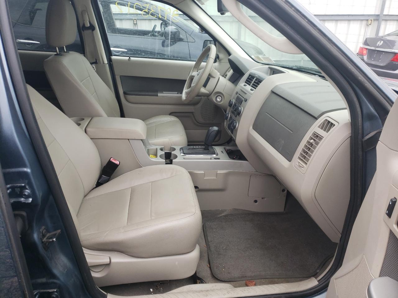 Photo 5 from auction – 2010 FORD ESCAPE XLT with VIN 1FMCU9DGXAKA79448
