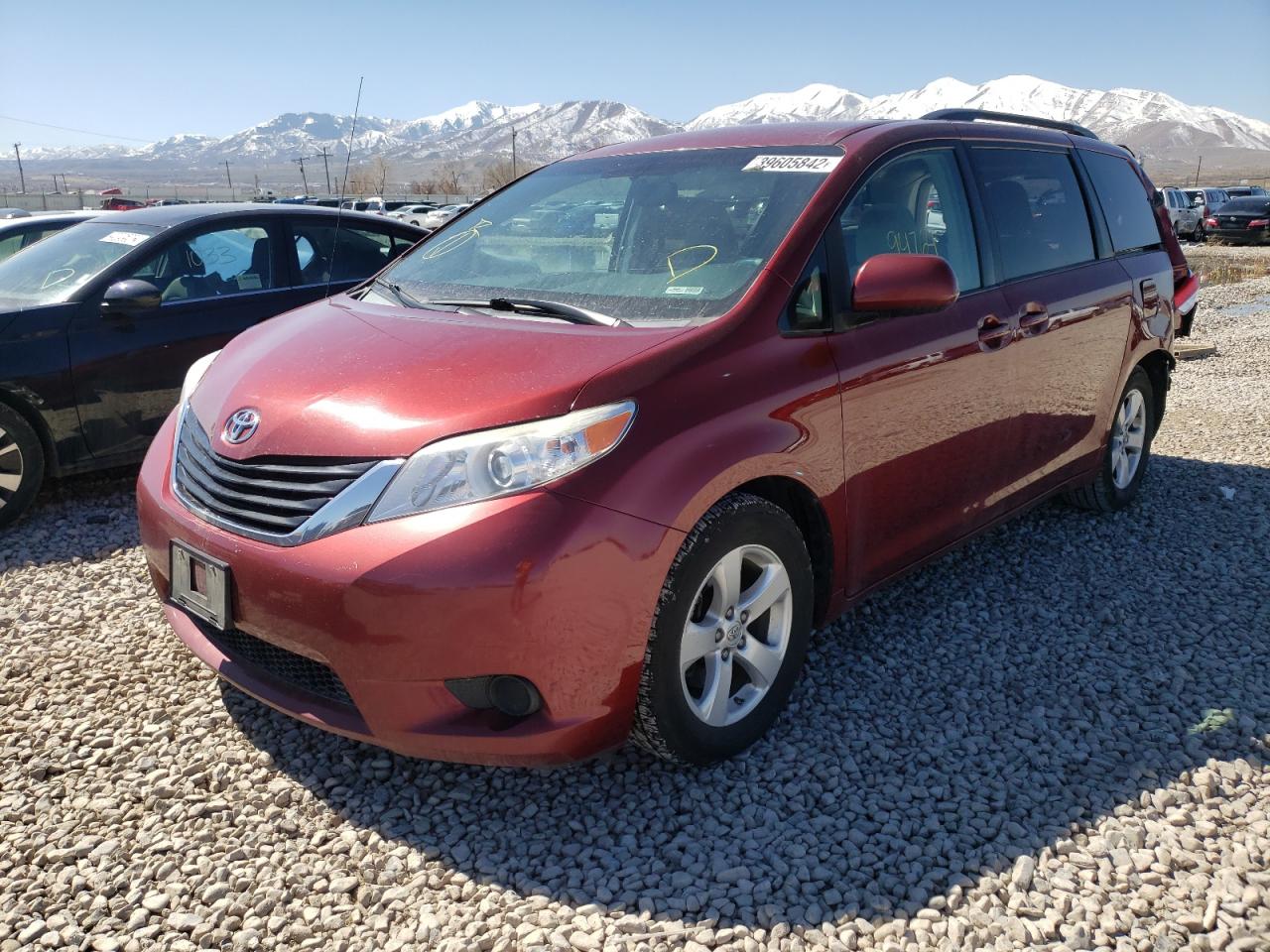 Photo 2 from auction – 2014 TOYOTA SIENNA LE with VIN 5TDKK3DC7ES474024