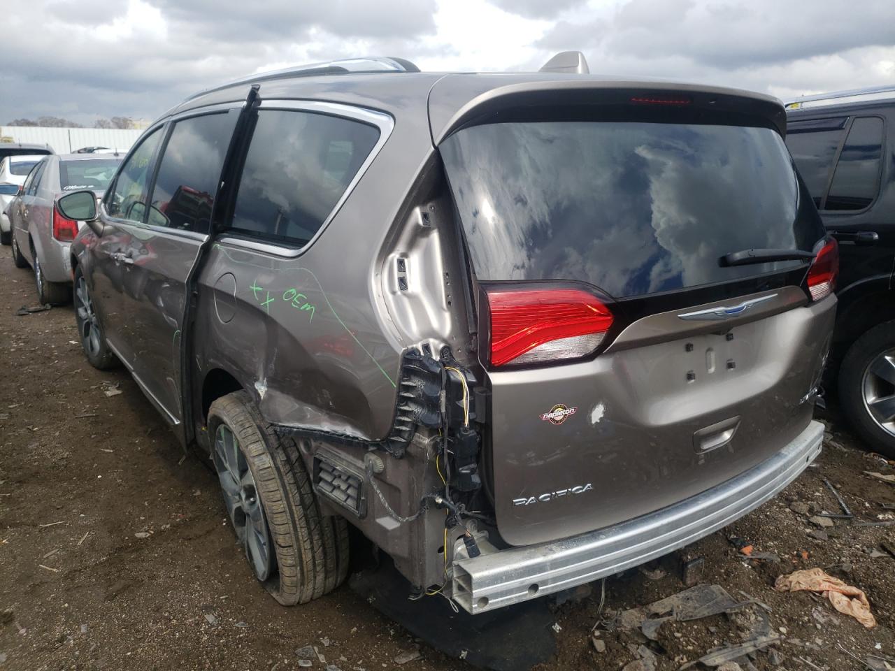 Photo 3 from auction – 2018 CHRYSLER PACIFICA L with VIN 2C4RC1GG1JR320958