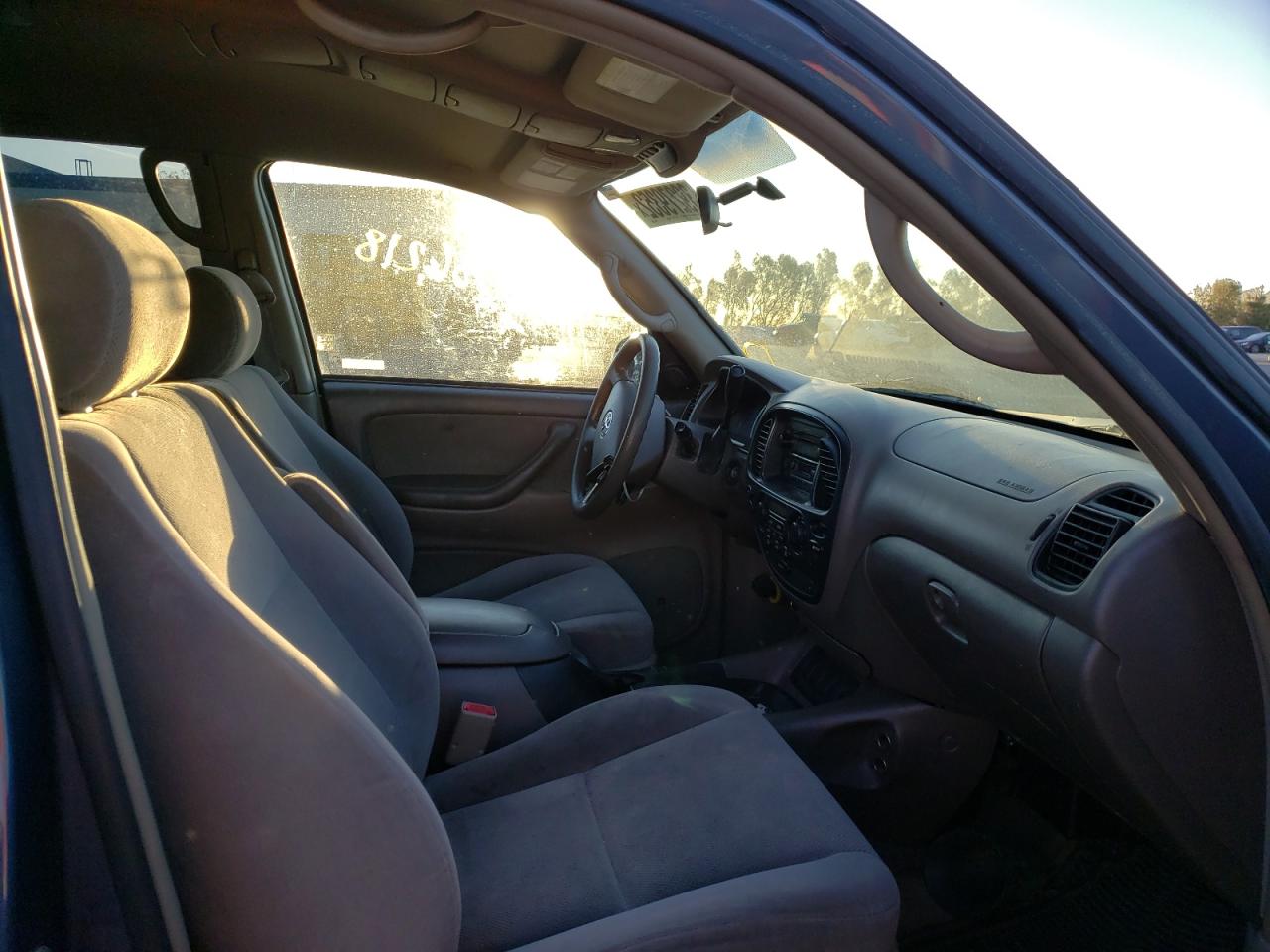 Photo 5 from auction – 2006 TOYOTA SEQUOIA SR with VIN 5TDZT34A96S279649