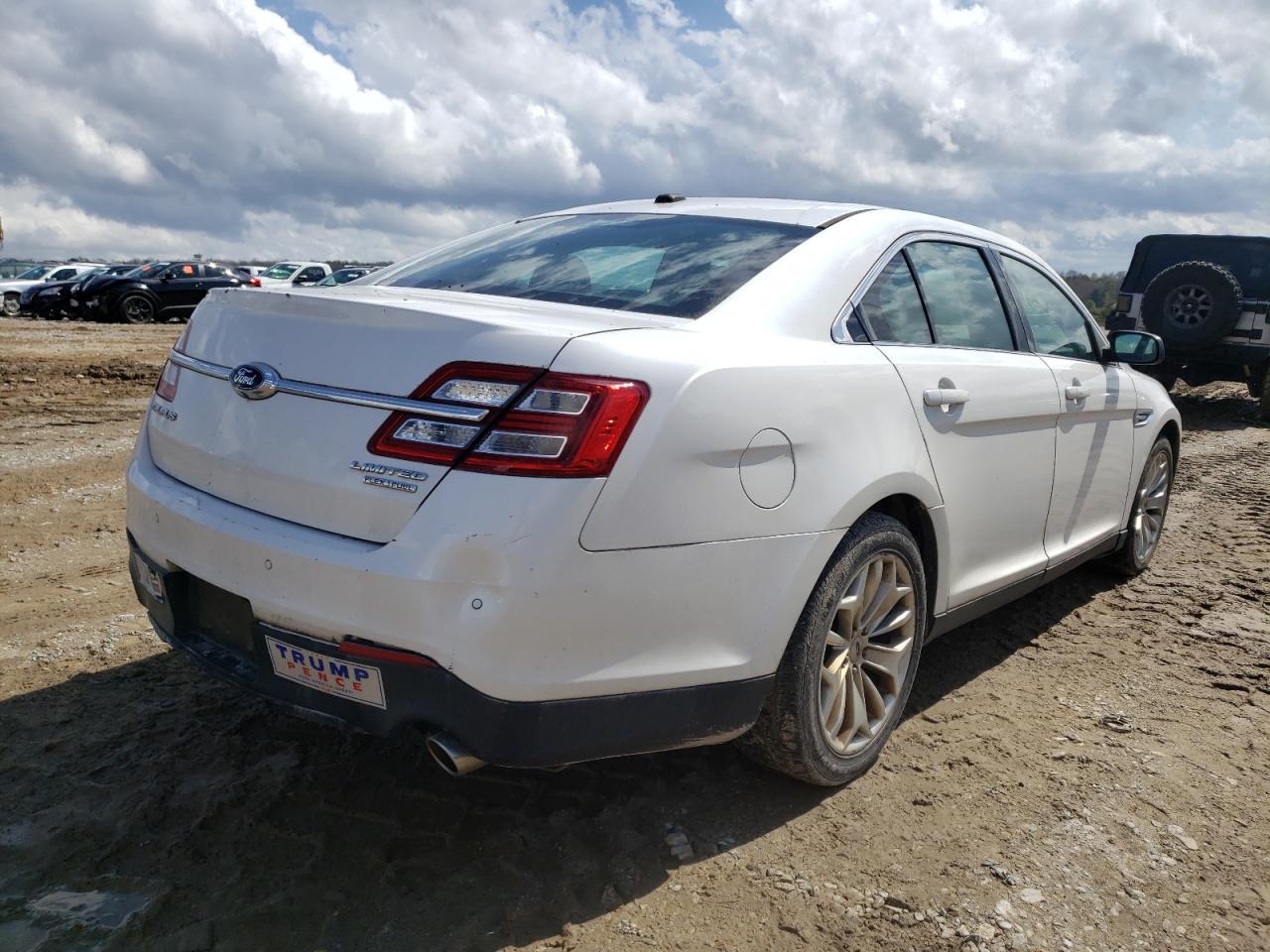 Photo 4 from auction – 2013 FORD TAURUS LIM with VIN 1FAHP2F87DG217376