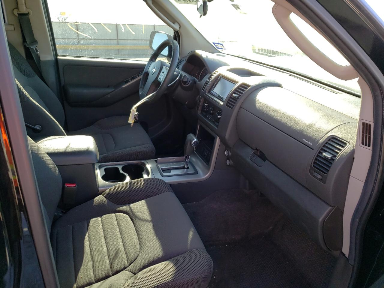 Photo 5 from auction – 2010 NISSAN PATHFINDER with VIN 5N1AR1NN1AC610490
