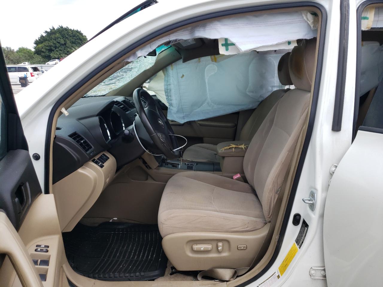 Photo 5 from auction – 2009 TOYOTA HIGHLANDER with VIN JTEDS41AX92078924