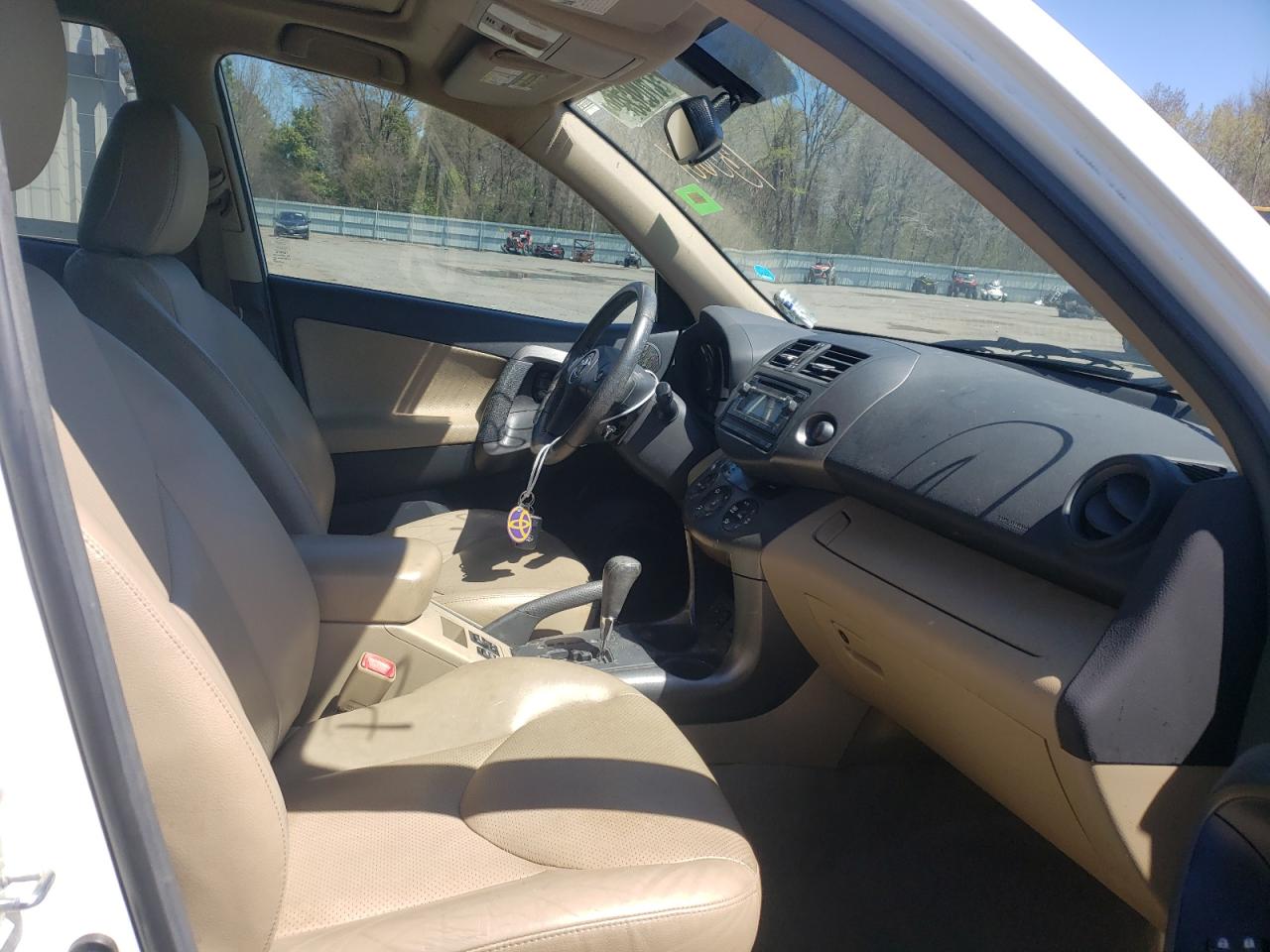 Photo 5 from auction – 2012 TOYOTA RAV4 LIMIT with VIN 2T3YF4DV2CW133681