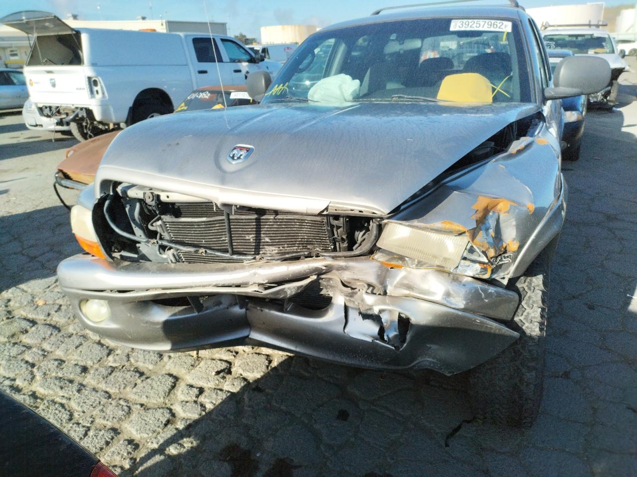 Photo 9 from auction – 2000 DODGE DURANGO with VIN 1B4HS28N5YF140575