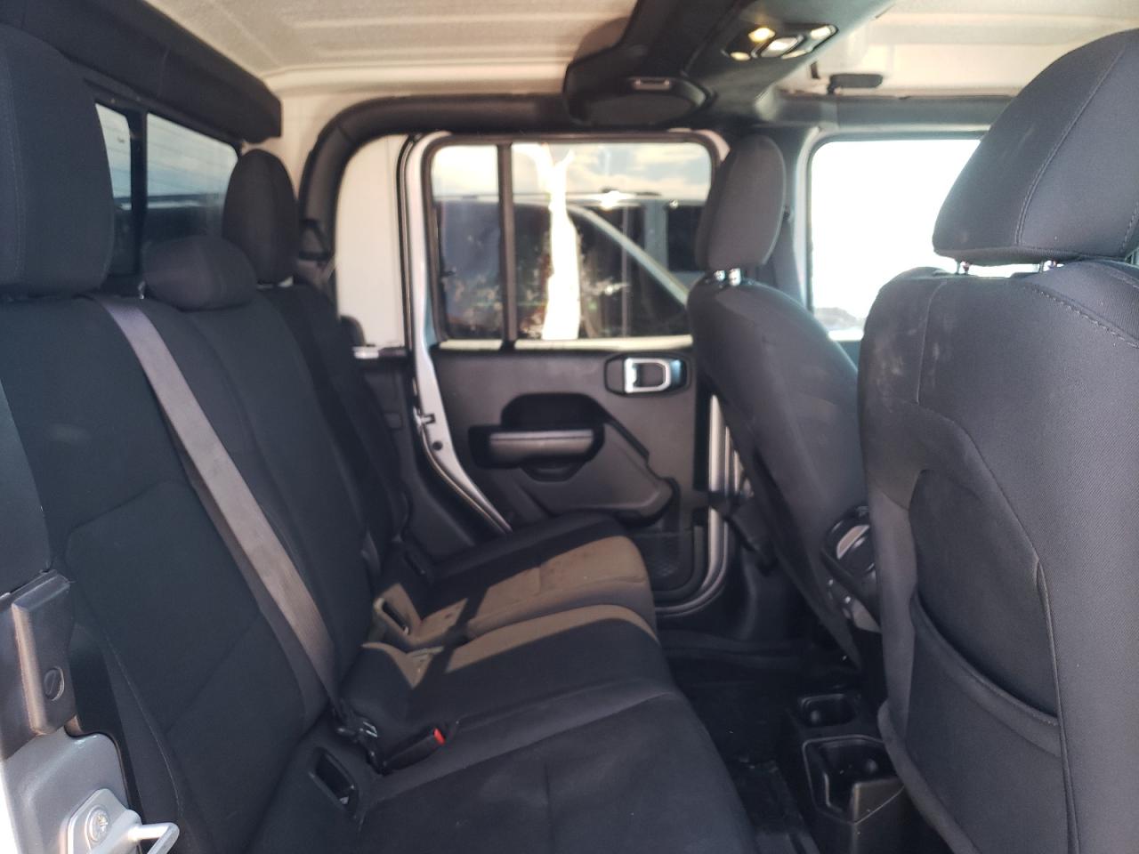 Photo 6 from auction – 2020 JEEP GLADIATOR with VIN 1C6HJTAG7LL129263