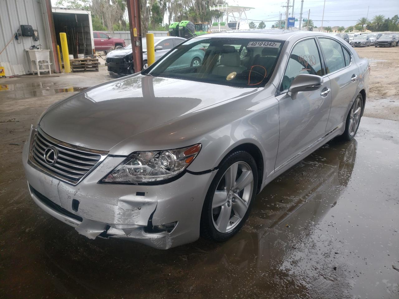 Photo 2 from auction – 2012 LEXUS LS 460 with VIN JTHBL5EF2C5113397