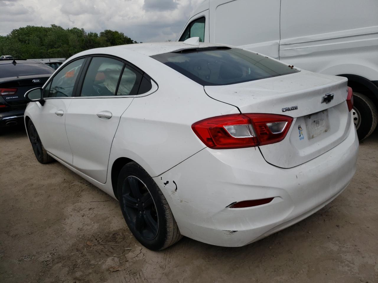 Photo 3 from auction – 2017 CHEVROLET CRUZE LT with VIN 1G1BE5SM1H7253170