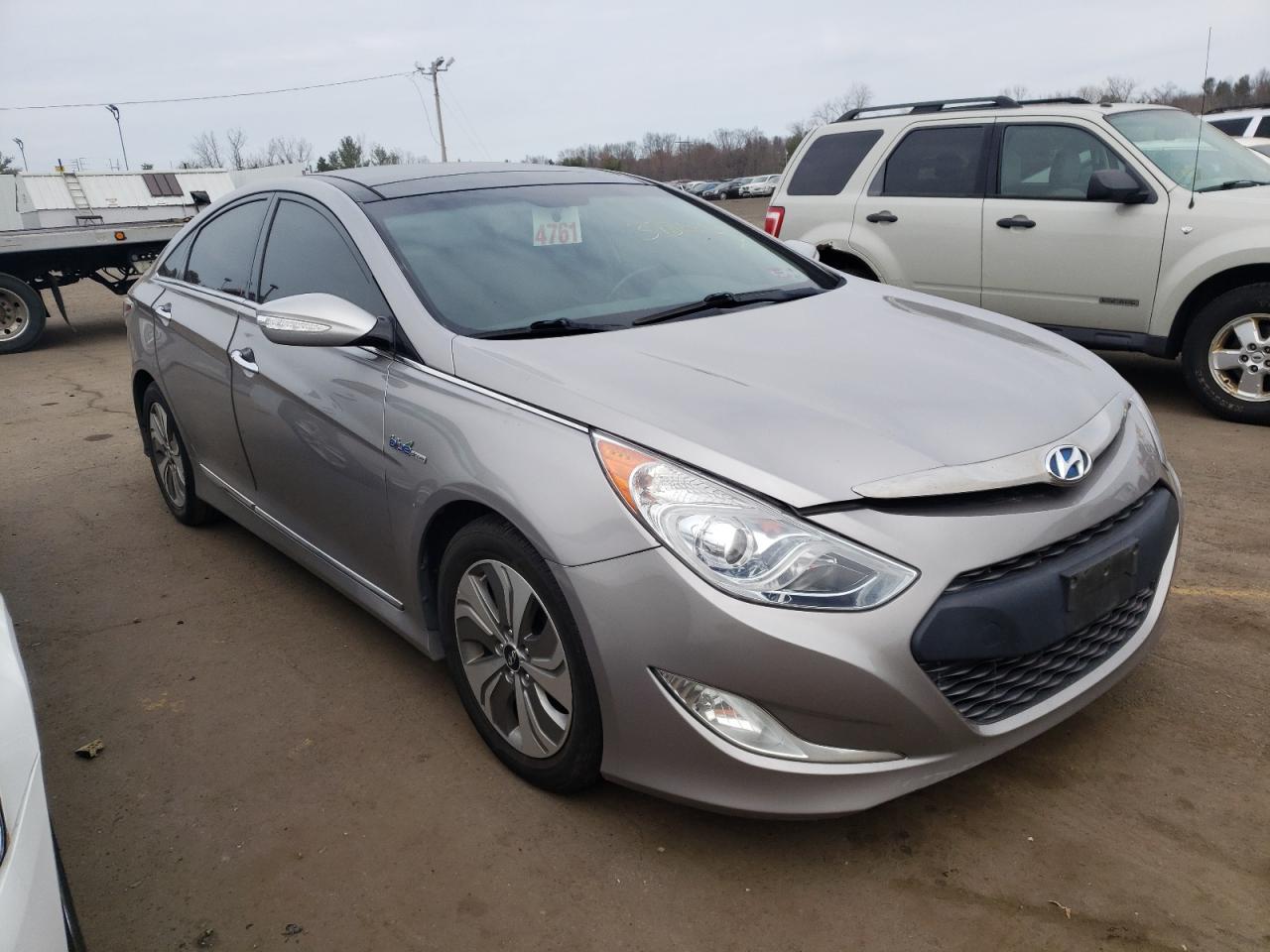 HYUNDAI SONATA HYB 2014 with VIN KMHEC4A44EA107281 - Photo from auction