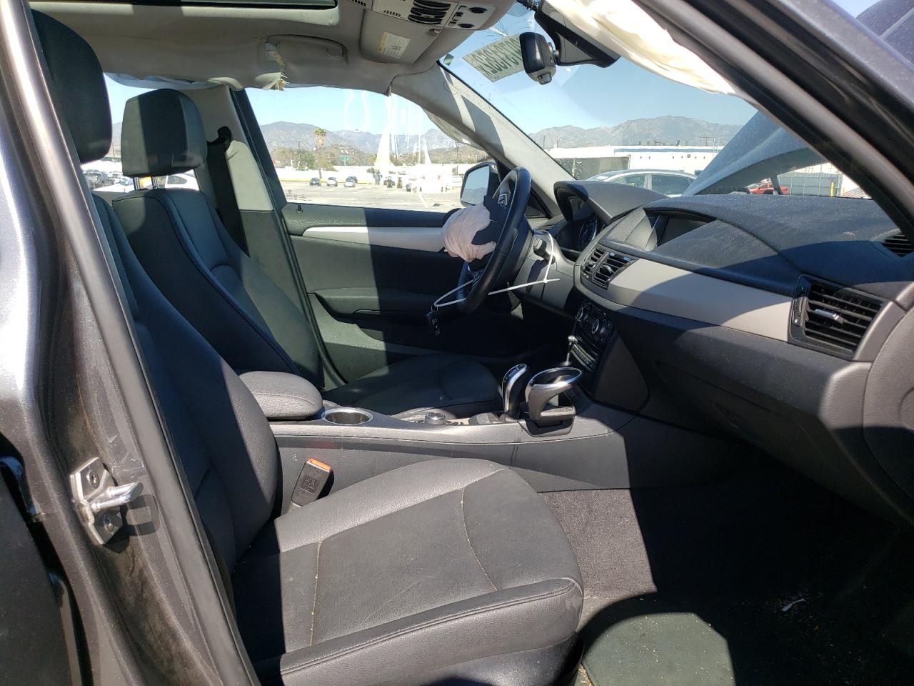 Photo 5 from auction – 2015 BMW X1 SDRIVE2 with VIN WBAVM1C52FV318699