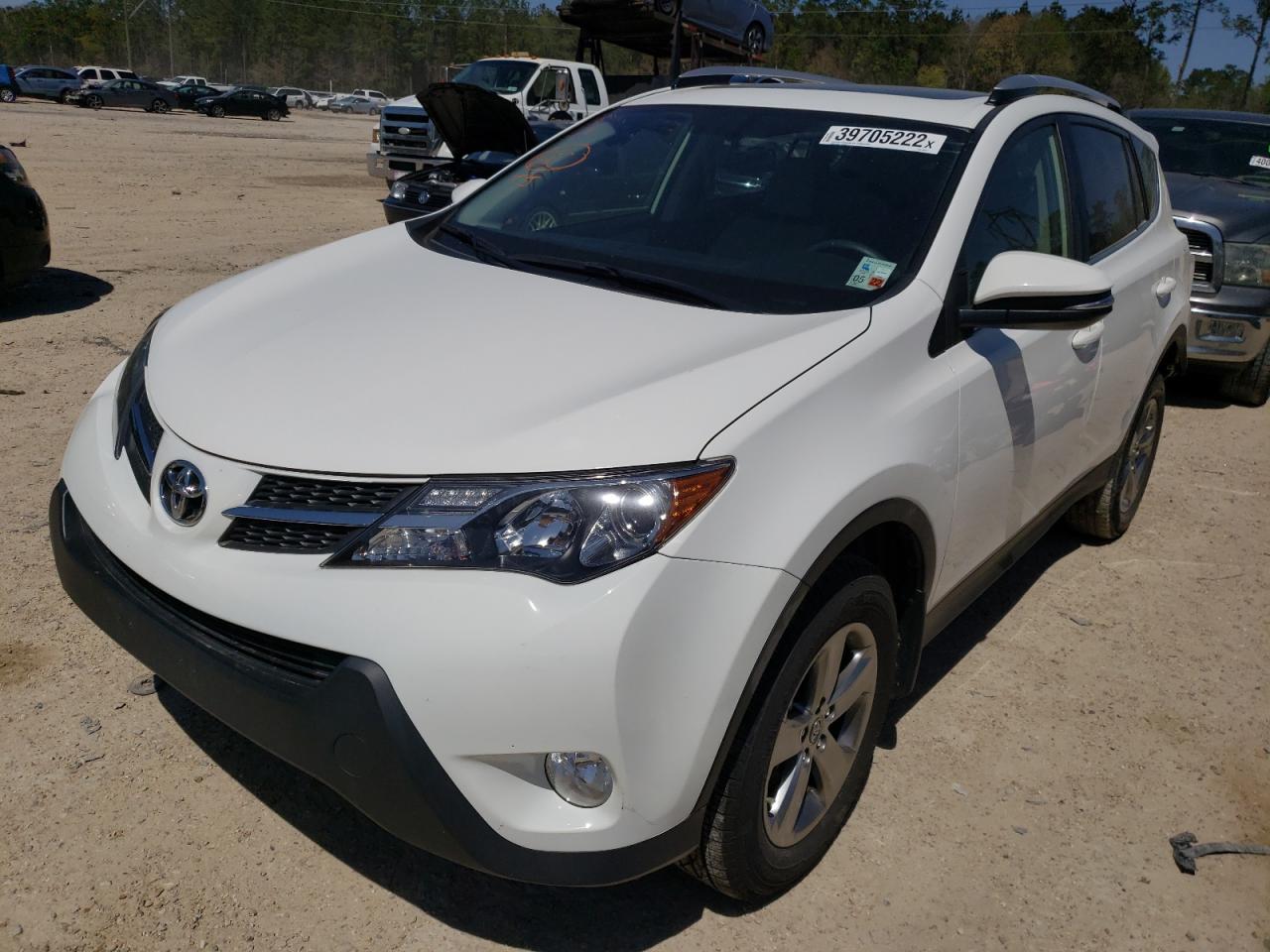 Photo 2 from auction – 2015 TOYOTA RAV4 XLE with VIN JTMWFREV9FD078473
