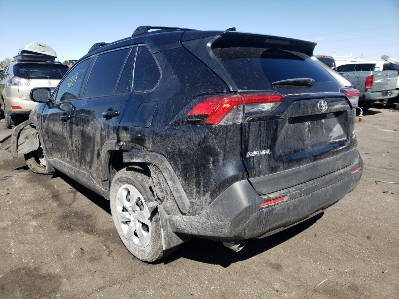 Photo 3 from auction – 2019 TOYOTA RAV4 LE with VIN JTMF1RFV3KD046626