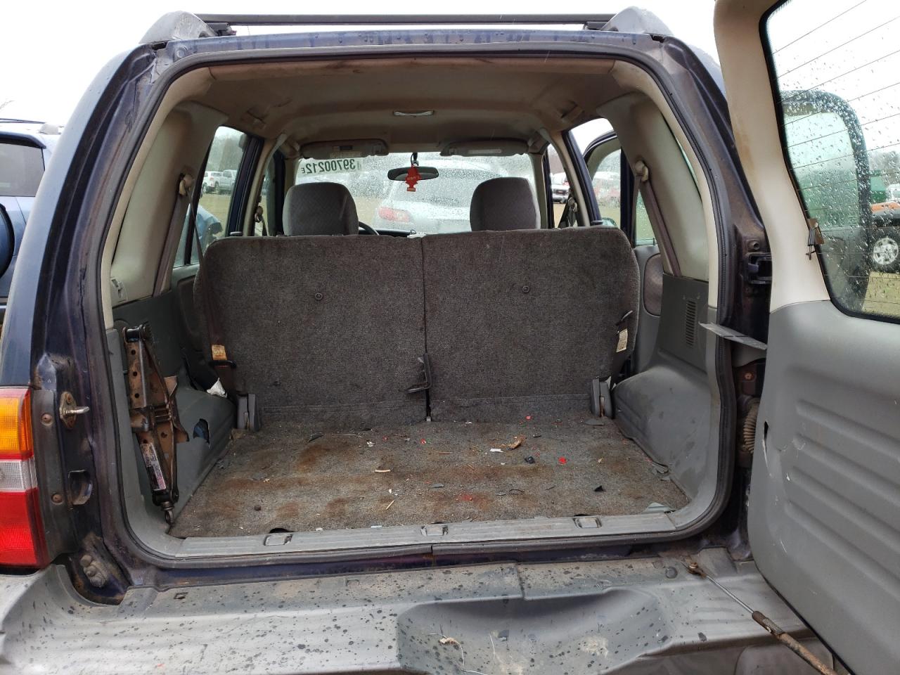 Photo 9 from auction – 2001 CHEVROLET TRACKER with VIN 2CNBJ13C516920244