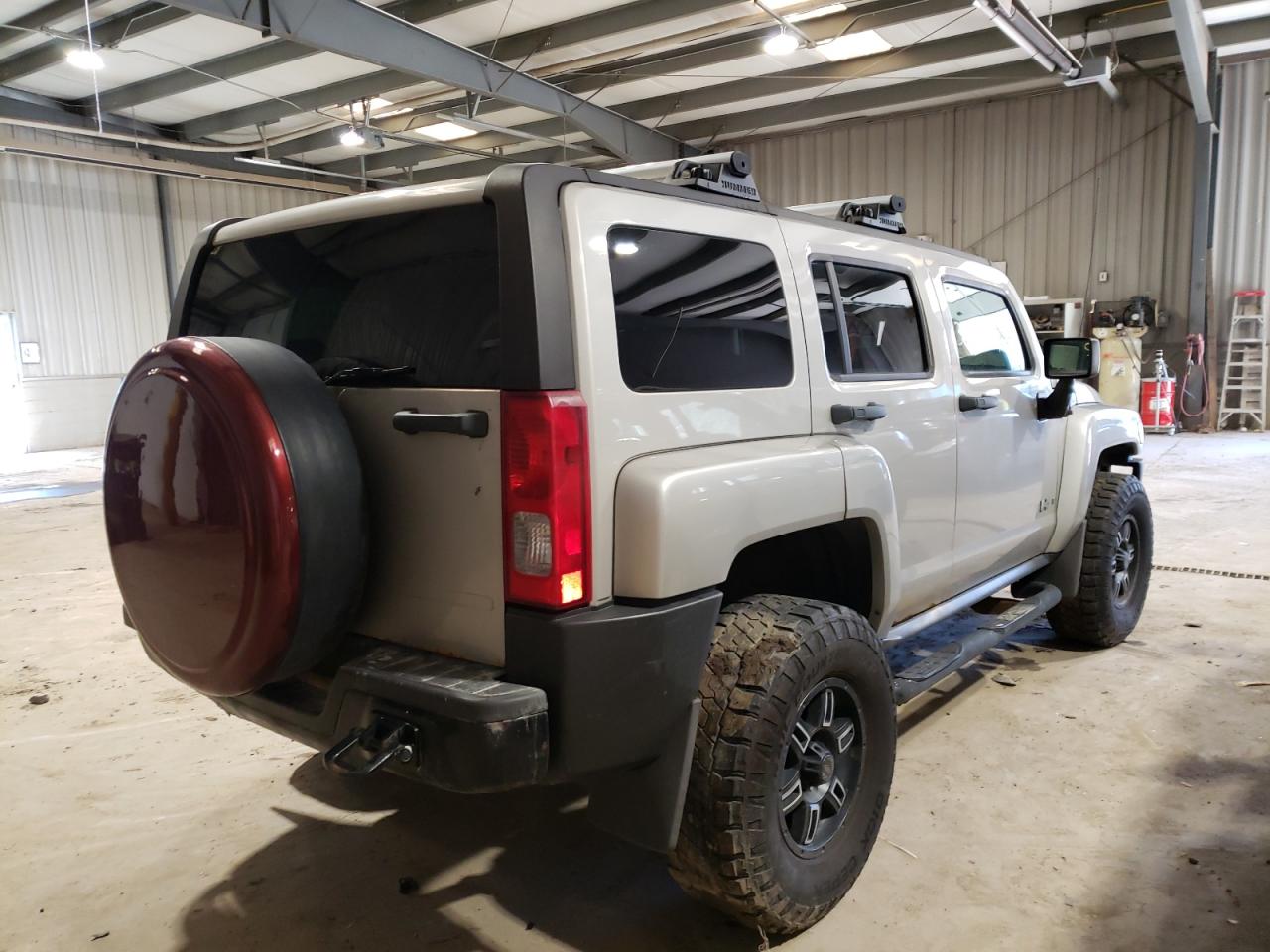 Photo 4 from auction – 2006 HUMMER H3 with VIN 5GTDN136X68188845