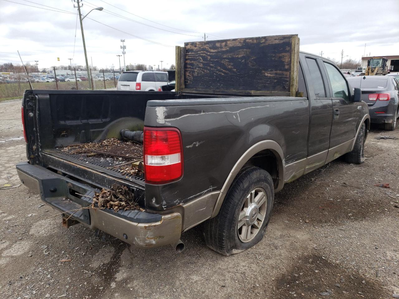 Photo 9 from auction – 2005 FORD F150 with VIN 1FTPX12575NA58433