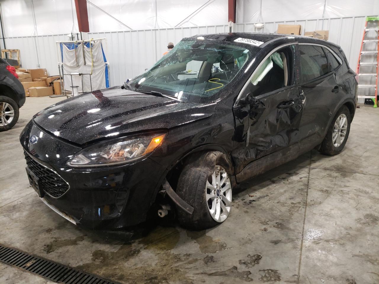 Photo 2 from auction – 2020 FORD ESCAPE SE with VIN 1FMCU9G65LUB86353