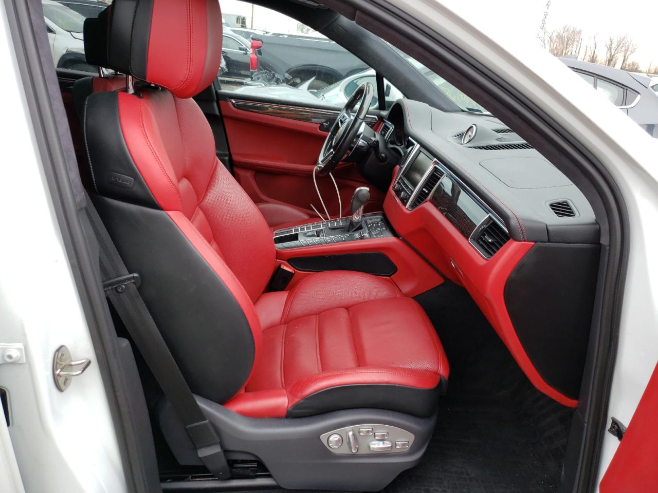 Photo 5 from auction – 2015 PORSCHE MACAN S with VIN WP1AF2A56FLB95472