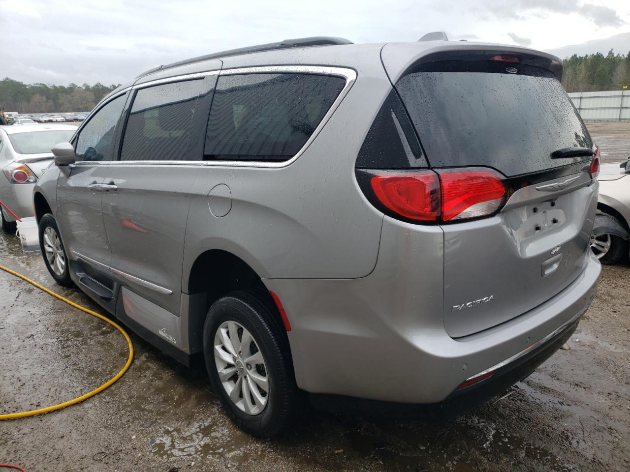 Photo 3 from auction – 2017 CHRYSLER PACIFICA T with VIN 2C4RC1BG6HR527542
