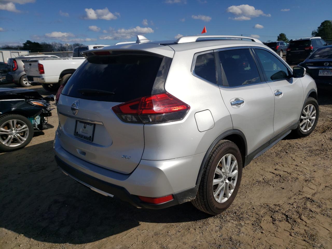 Photo 4 from auction – 2017 NISSAN ROGUE S with VIN KNMAT2MT7HP538533
