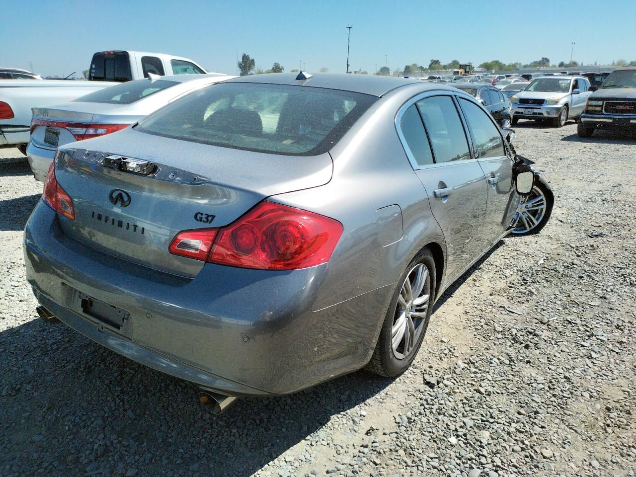 Photo 4 from auction – 2011 INFINITI G37 BASE with VIN JN1CV6APXBM502929