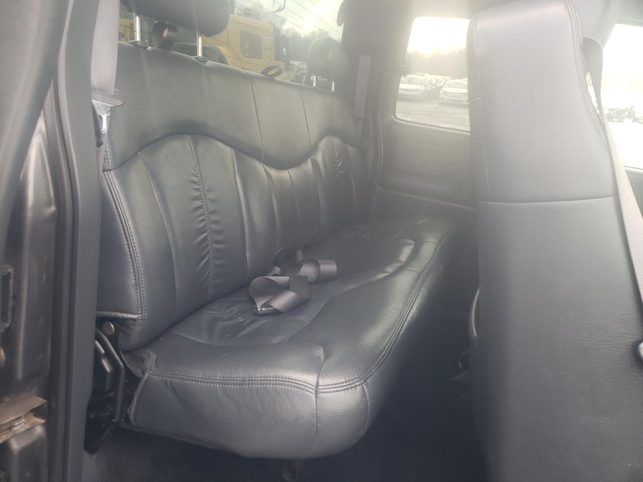 Photo 6 from auction – 2001 CHEVROLET SILVERADO with VIN 1GCEK19T71E156852