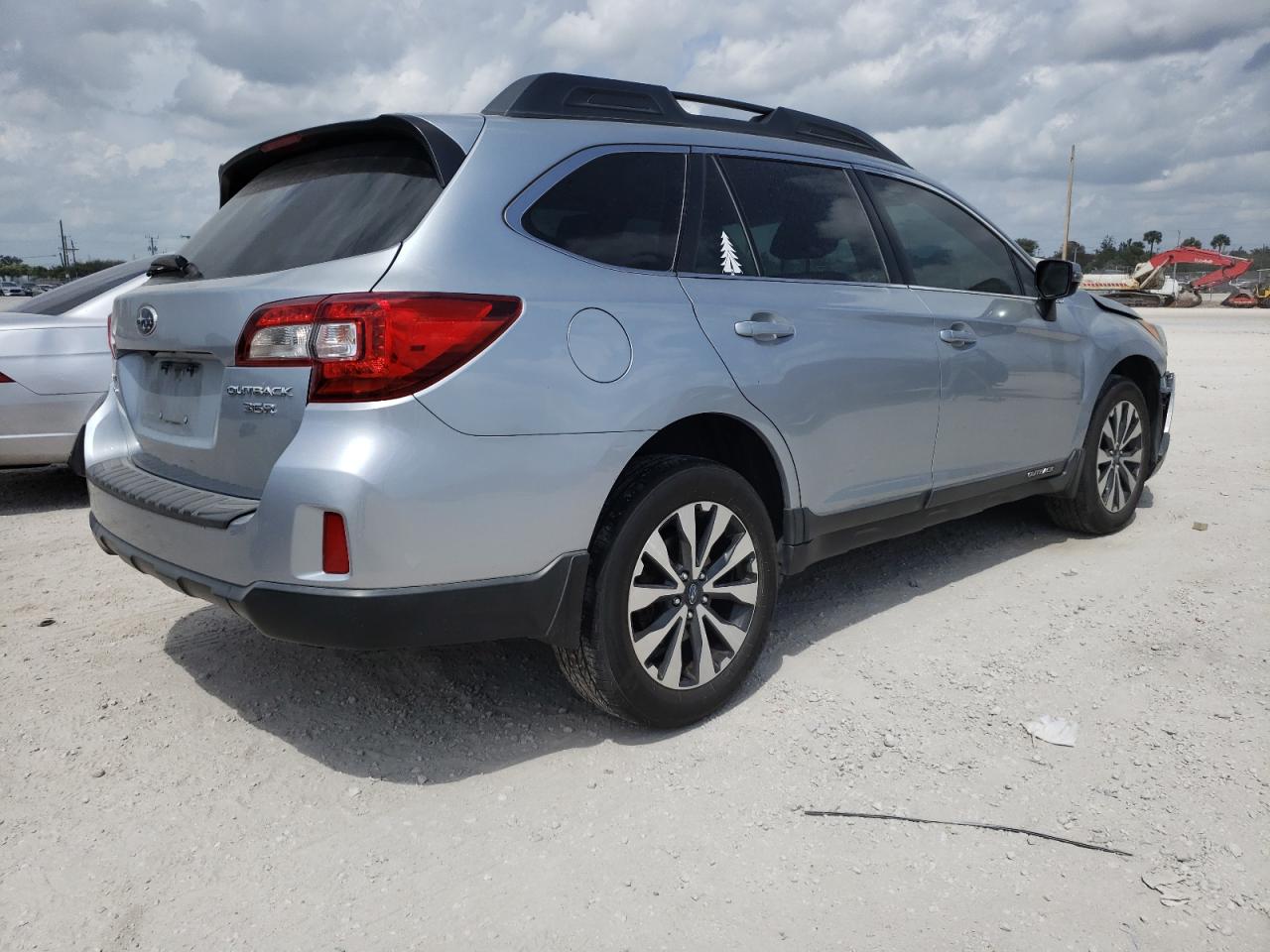 Foto 4 de la subasta – 2015 SUBARU OUTBACK 3. con VIN 4S4BSENC1F3275222