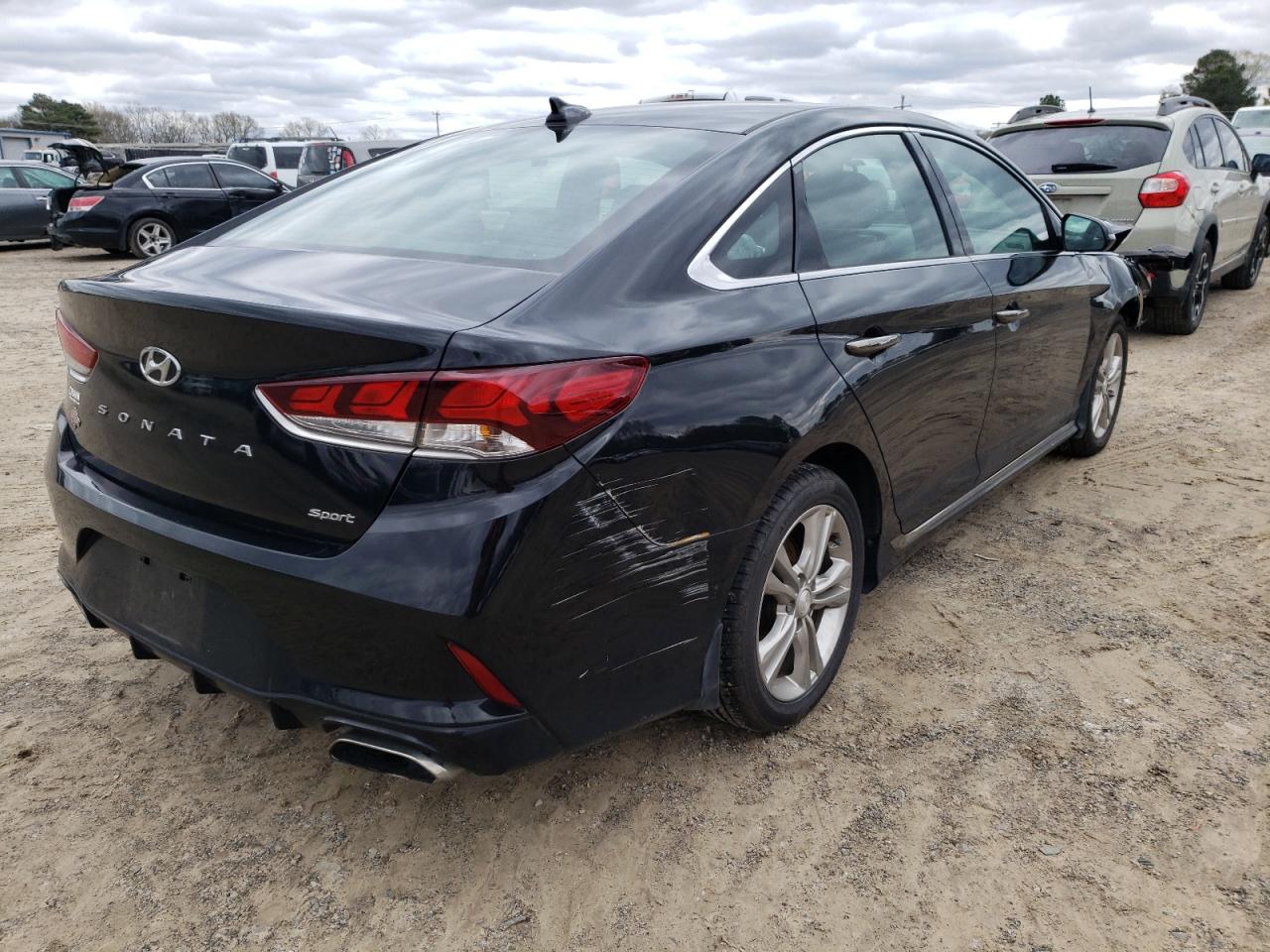 Photo 4 from auction – 2019 HYUNDAI SONATA LIM with VIN 5NPE34AF5KH770644