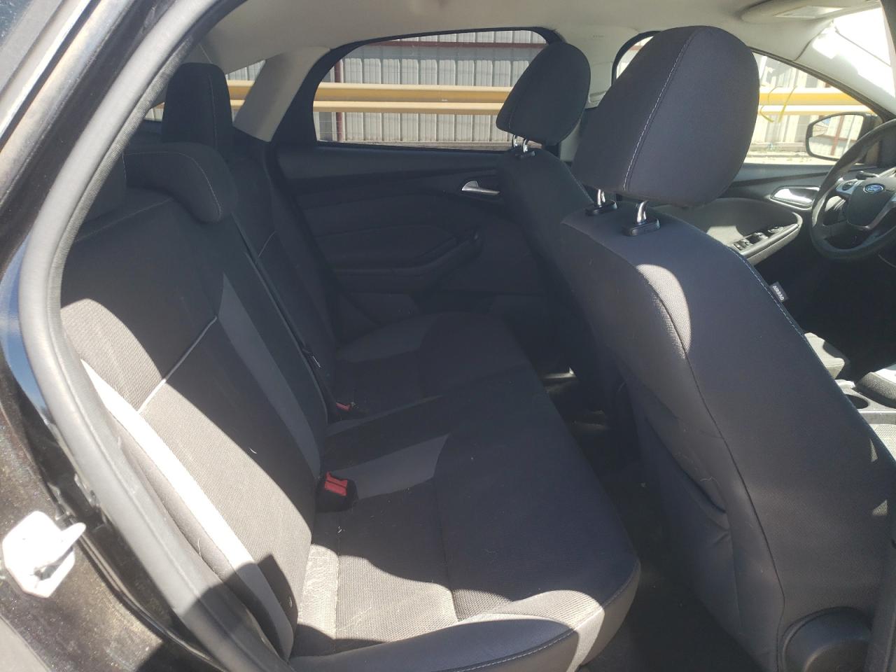 Photo 6 from auction – 2014 FORD FOCUS SE with VIN 1FADP3F22EL137539