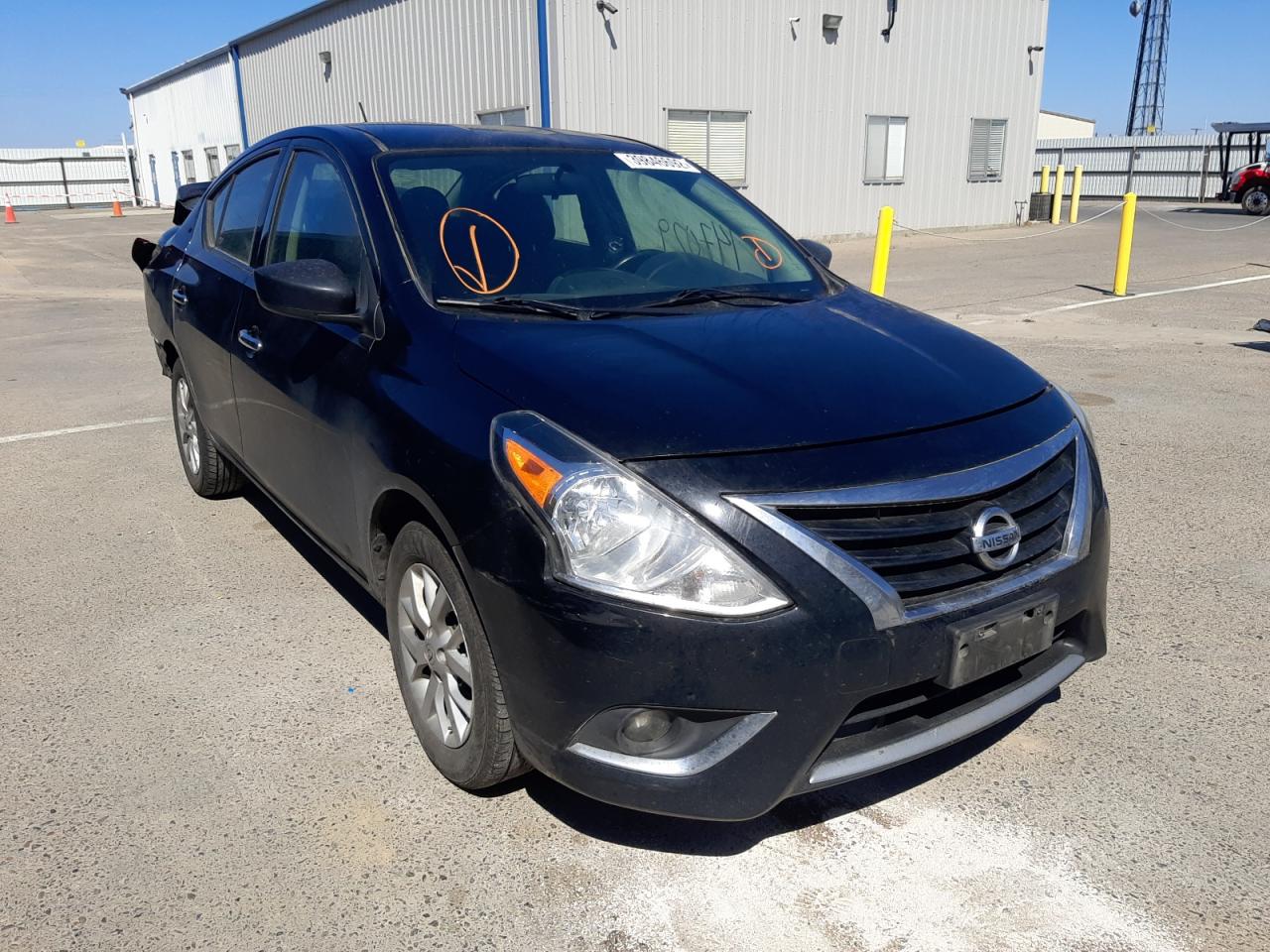 NISSAN VERSA S 2018 with VIN 3N1CN7AP0JL839009 - Photo from auction