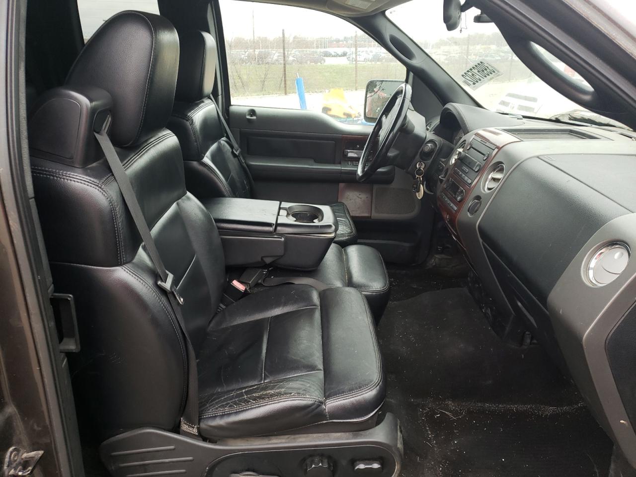 Photo 5 from auction – 2005 FORD F150 with VIN 1FTPX12575NA58433