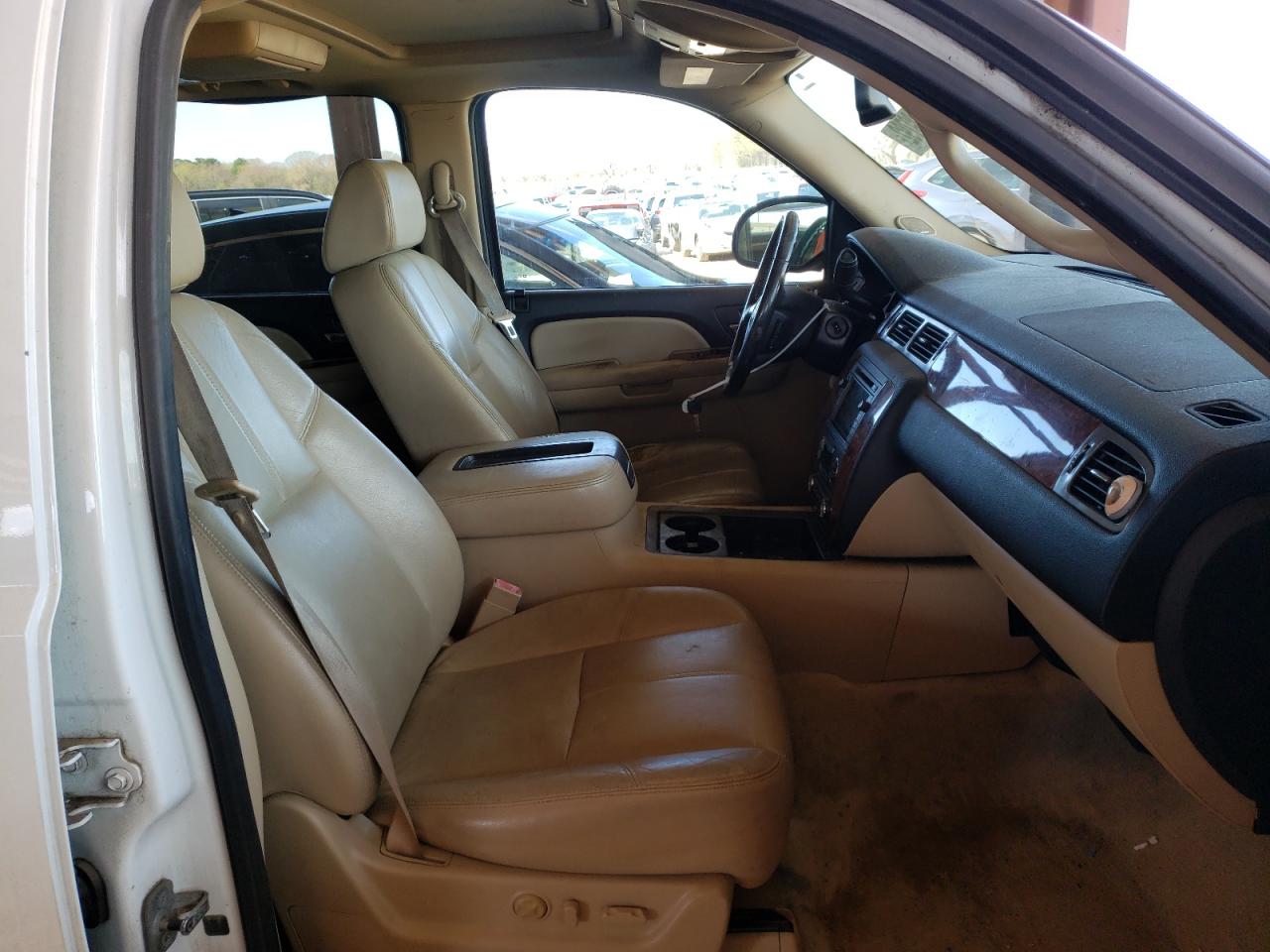 Photo 5 from auction – 2008 CHEVROLET SUBURBAN K with VIN 3GNFK16338G142160