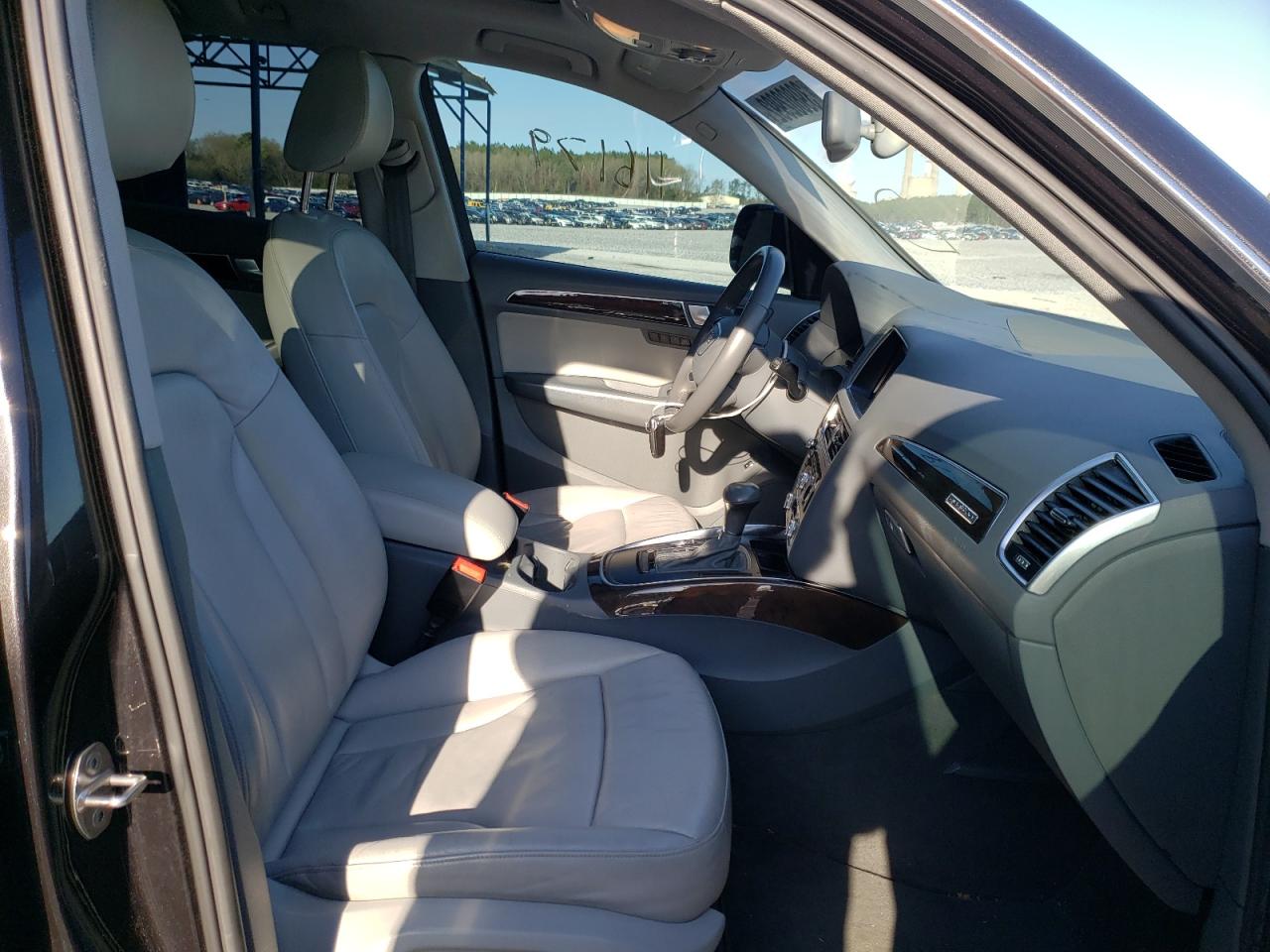 Photo 5 from auction – 2014 AUDI Q5 PREMIUM with VIN WA1LFAFP4EA031298